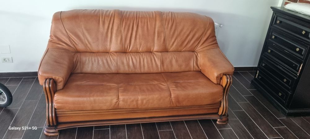 Canapea piele si lemn masiv