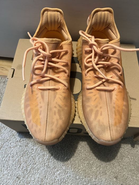 Adidasi YEEZY 350