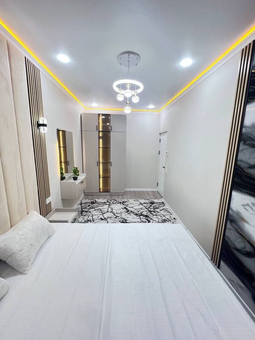 Метро М.Улугбек 2/4/4 переделан 3х ком, балк 1.5х3