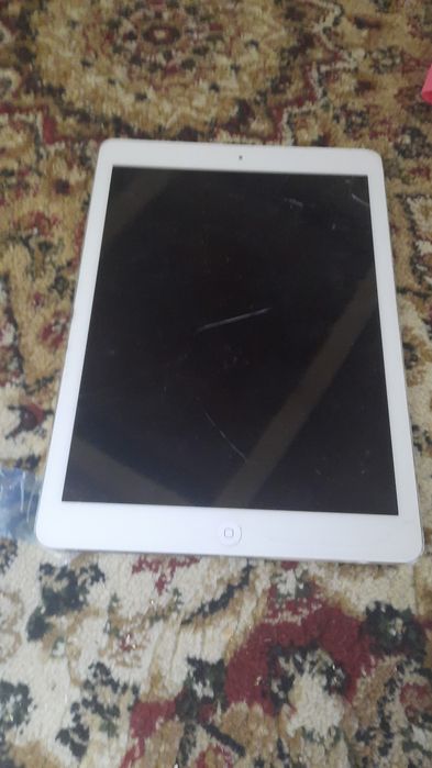 Продаётся iPad планшет в не рабочем состоянии