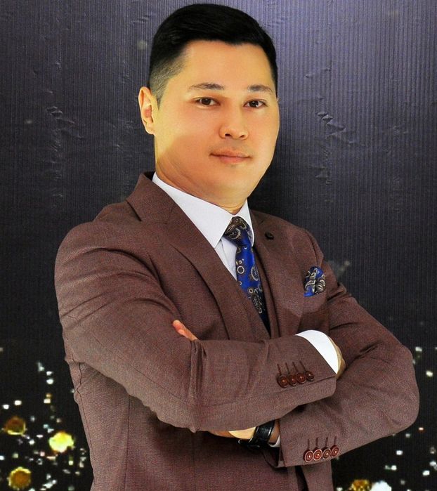 Тамада, Домбырашы, Әнші.