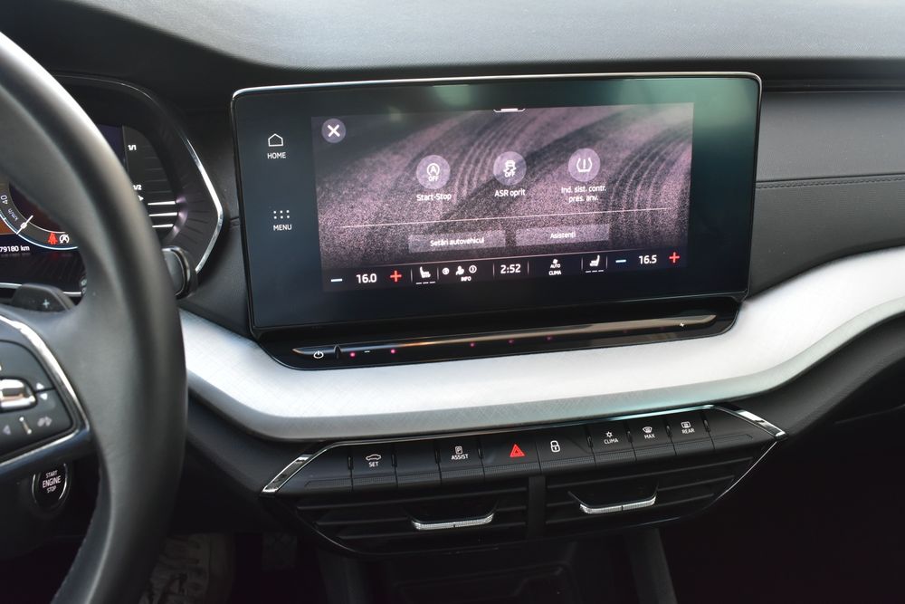 Skoda Octavia 2.0dsg 2022  Matrix  bancheta spate incalzita