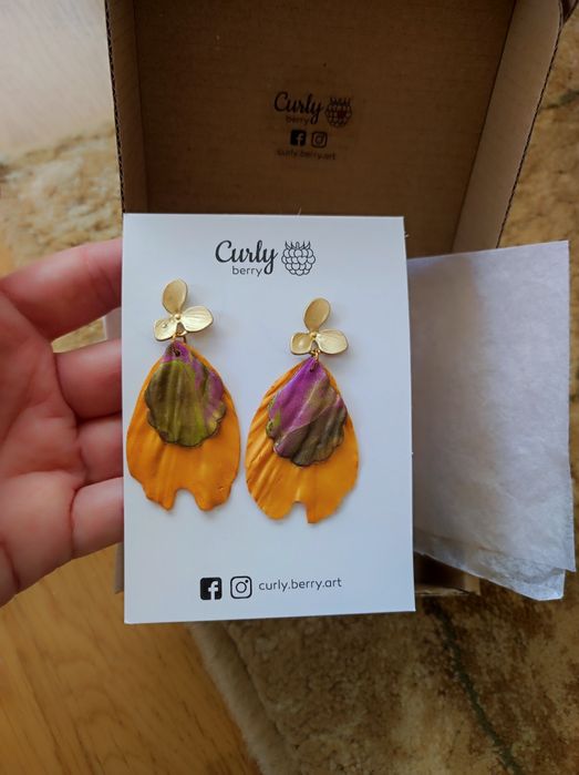 Curly berry, ръчно изработени обеци