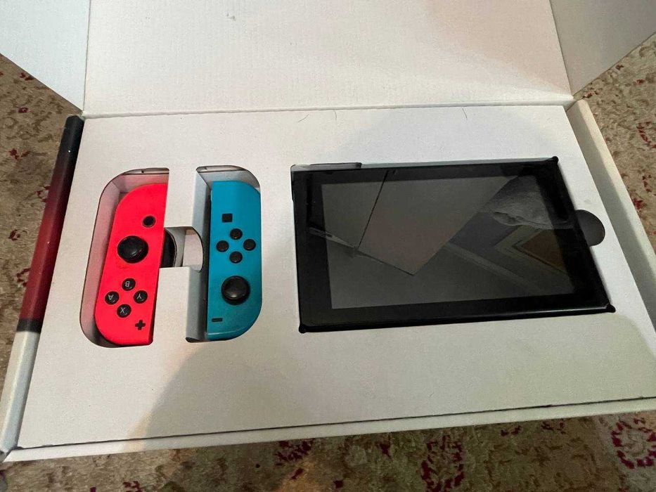 Nintendo Switch (Оригинал) + Zelda: BotW