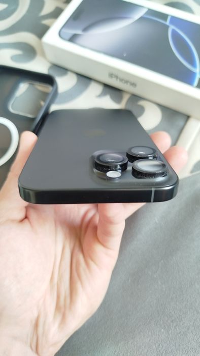 iPhone 16 pro max продам