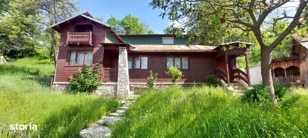 Casa gospodarului, bine întreținută, cu teren generos – Comarnic