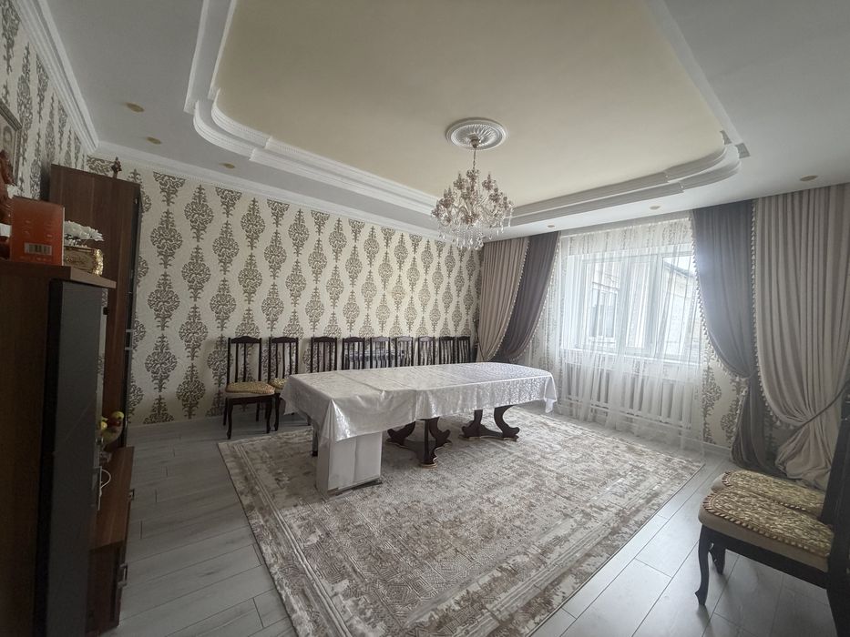 Продам 4 комнатную 104 кв в центре