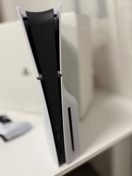 PlayStation 5 1TB в отлично състояние !