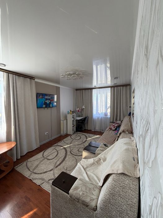 В продаже 2х ком квартира 4/5