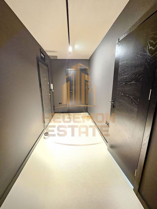 Продава се Тристаен апартамент в Варна, Център - 106 кв.м за 1683 €/кв.м - Снимка #12