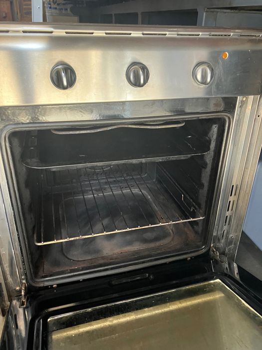 Фирна за вграждане Ariston