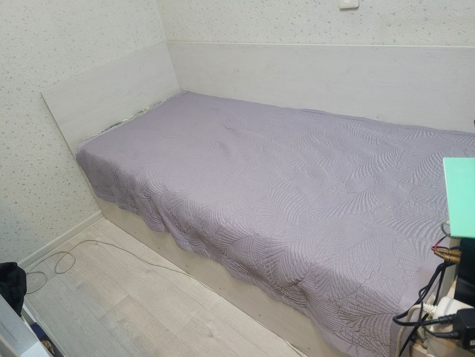 Кровать односпальная