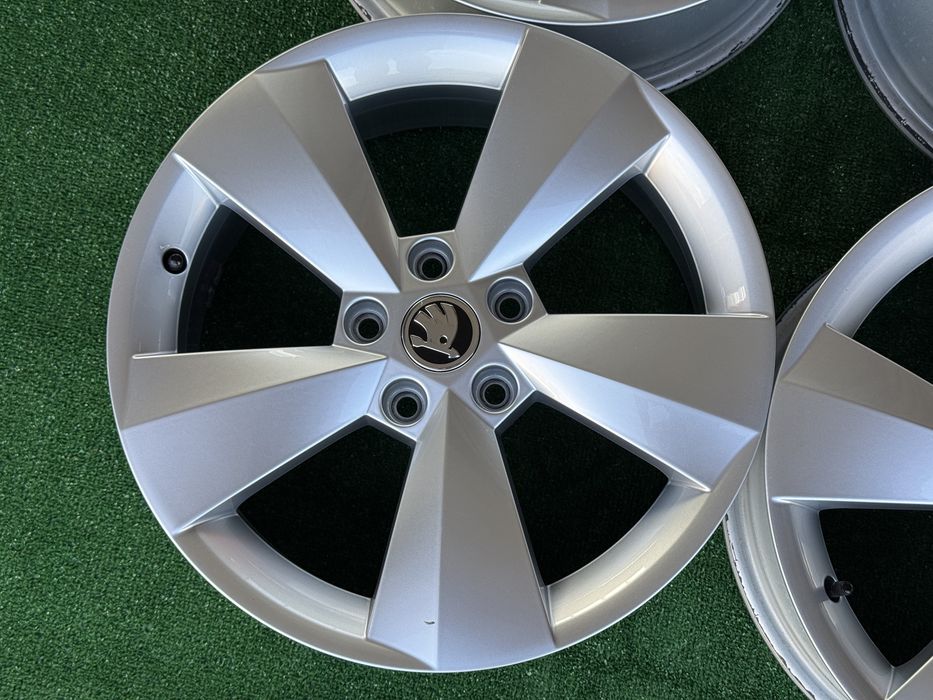 4бр. КАТО НОВИ 17” ОРИГИНАЛНИ Джанти 5х112 *RATIKON* за -SKODA/VW/AUDI/SEAT/Vag- 6.5Jx17H2, ET38