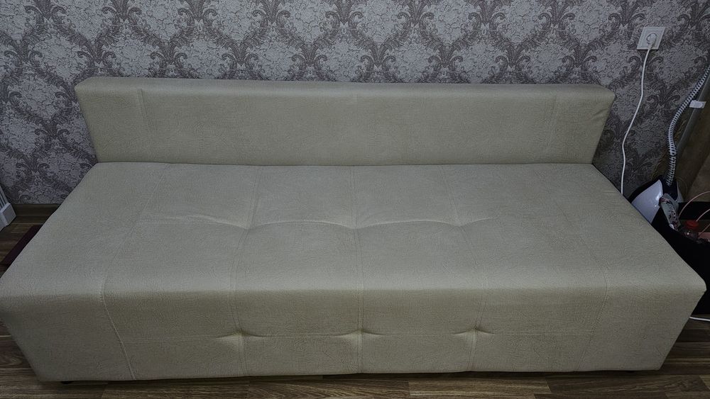 Диван софа , цвет бежевый