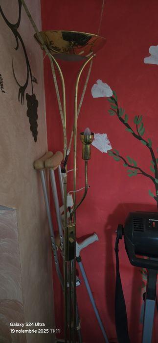 Lampi cu picior cu 2 lumini reglabile la intensitate