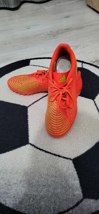 Ghete fotbal crampoane si sintetic