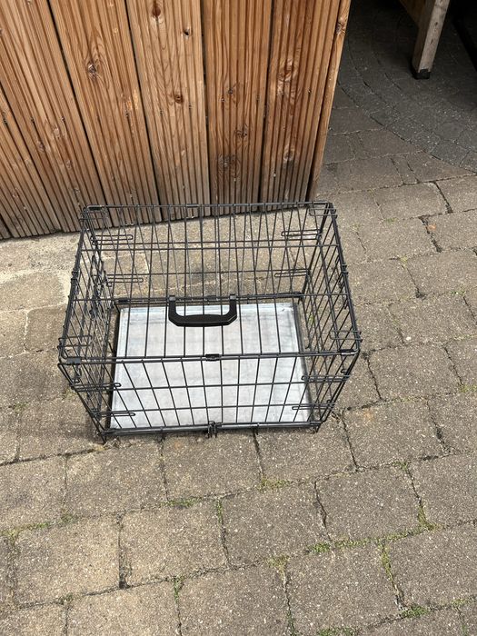 Cusca metalica pliabila pentru transport caine talie  mica