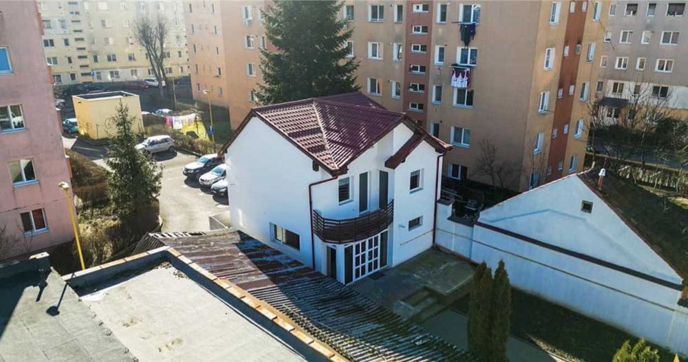 Casa individuala parter si mansarda - cartierul Florilor