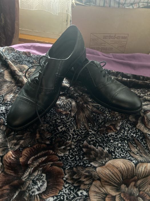 Продам недорого туфли.
