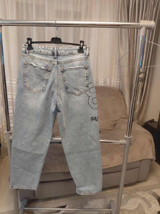 Calitate superioara livrez in toata tara cu verificare  blugi Balencia