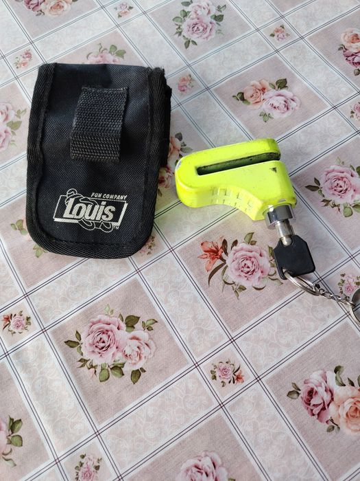 Blocator motocicletă, pe disc frâna față