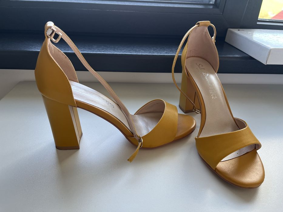 Sandale piele dama 39, ca noi