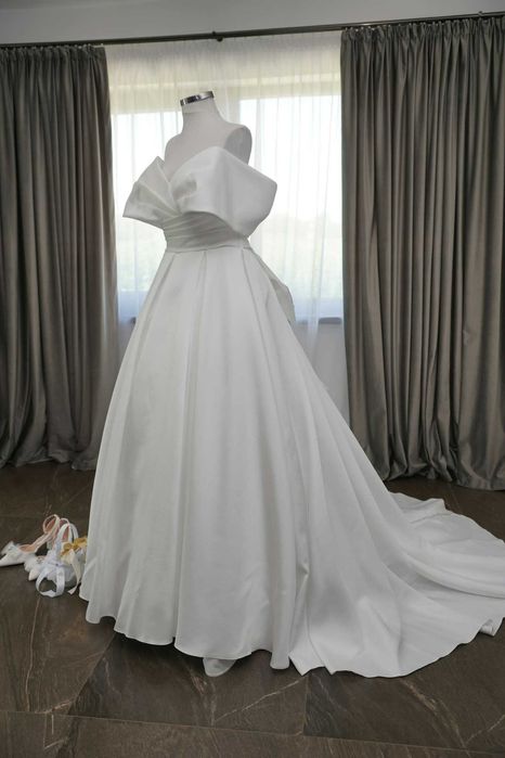 Rochie mireasa deosebita