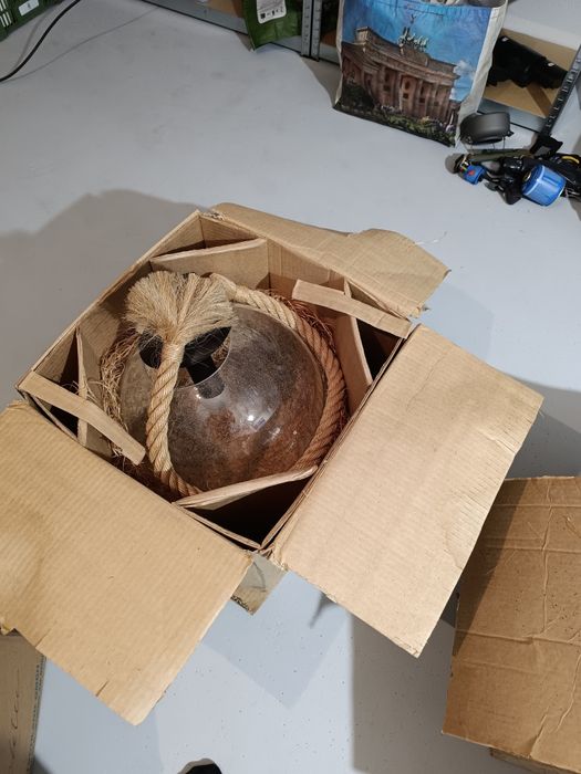 Lampă scandinavă suspendată cu glob de sticlă