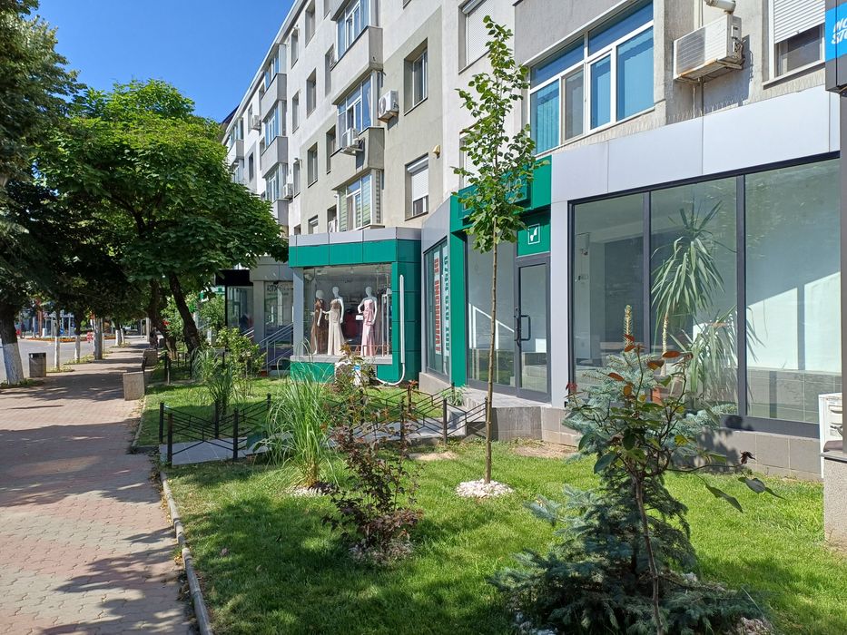 Inchiriez/vand  spatiu comercial