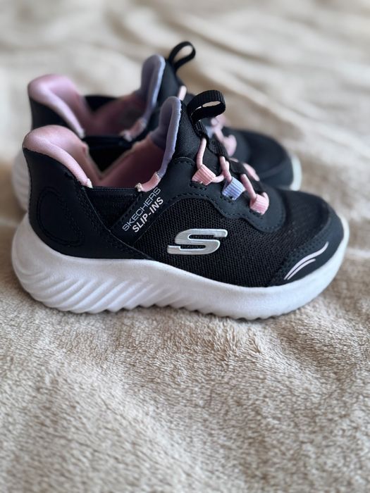 Детски маратонки Skechers Slip-ins, размер 23.