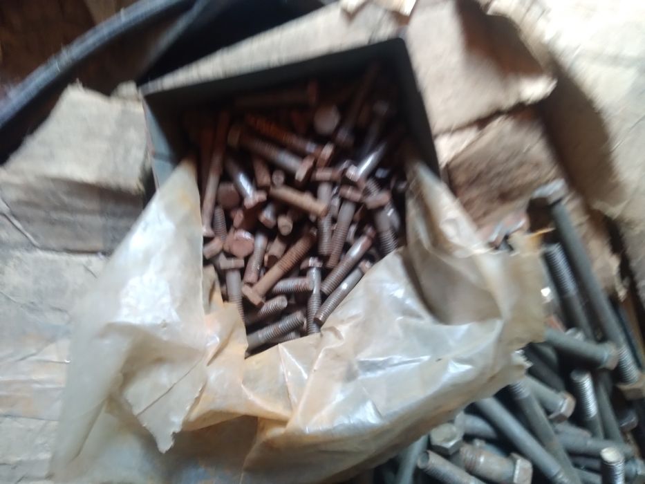 Продам болты, гайки