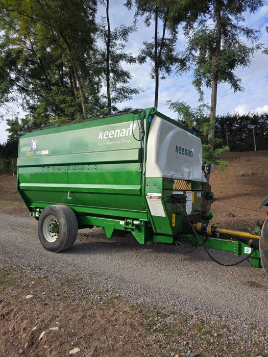 Remorca tehnologica furajare vaci Keenan 14 mc limousine angus baltata romaneasca