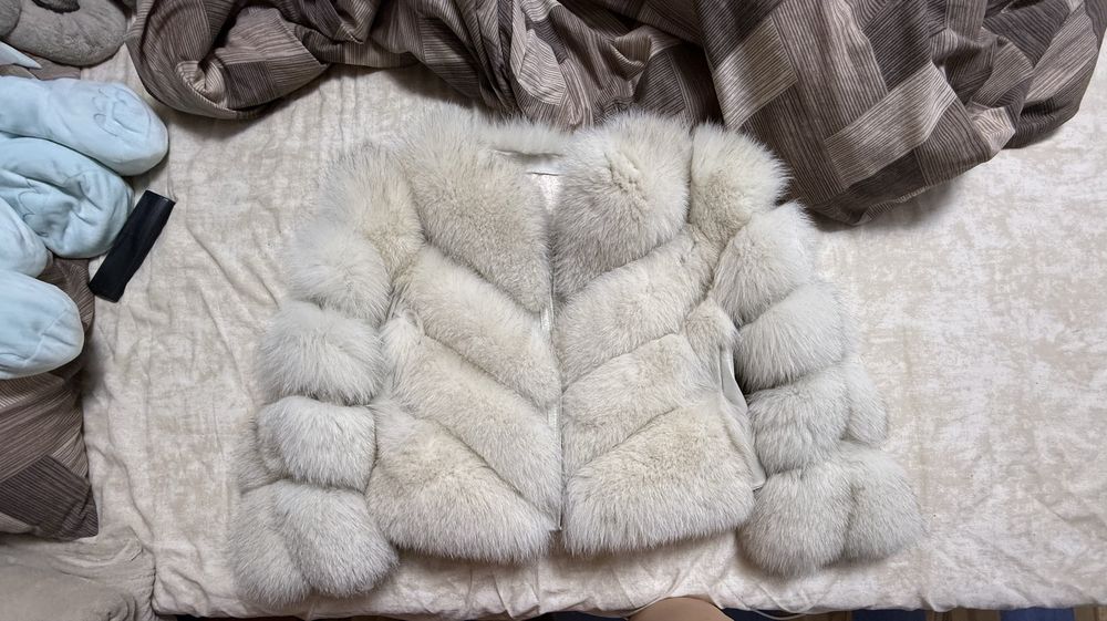 haina de blana vulpe alba