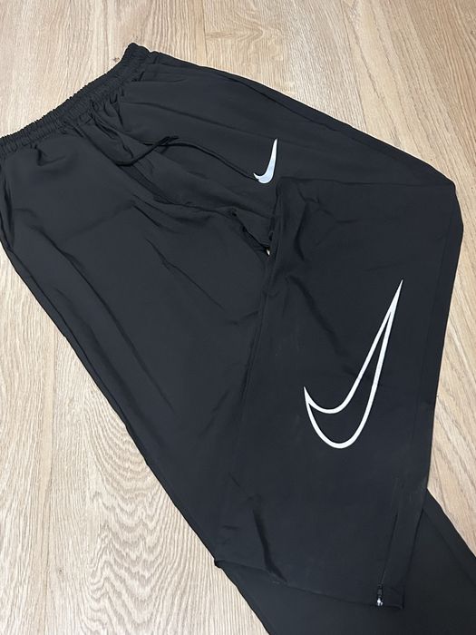 Спортивные штаны Nike