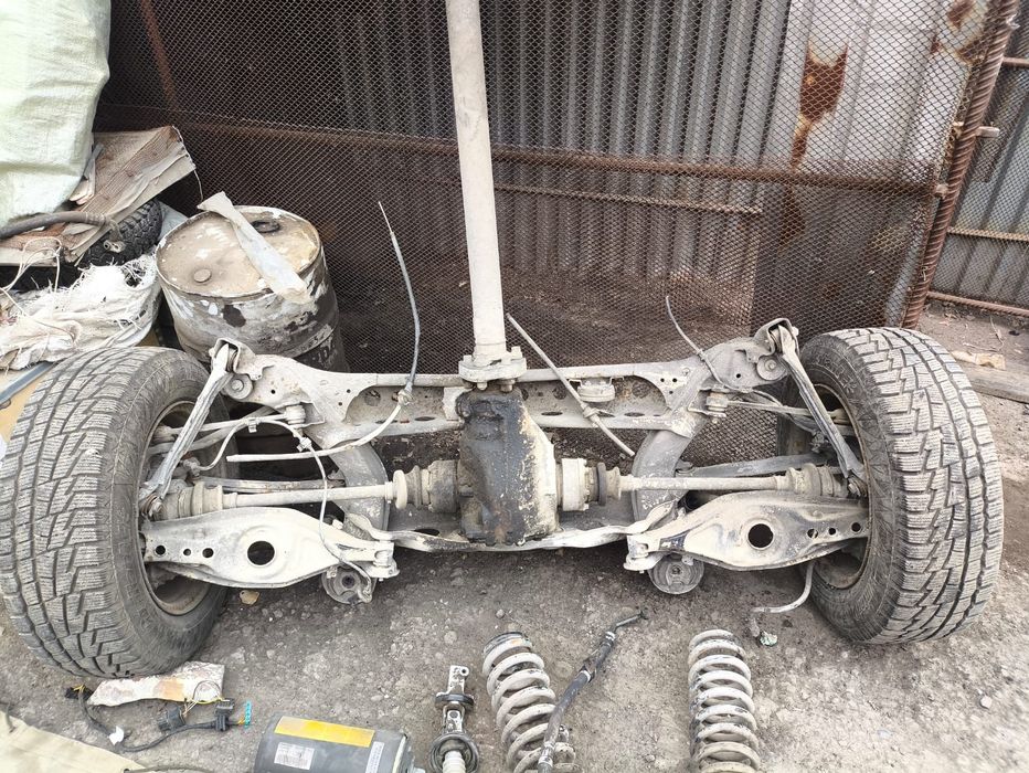 Запчасти на Мерседес 210