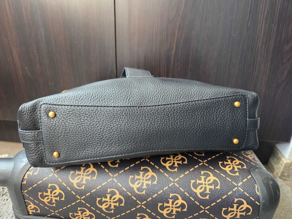 Guess дамска чанта "Camden medium shoulder bag"