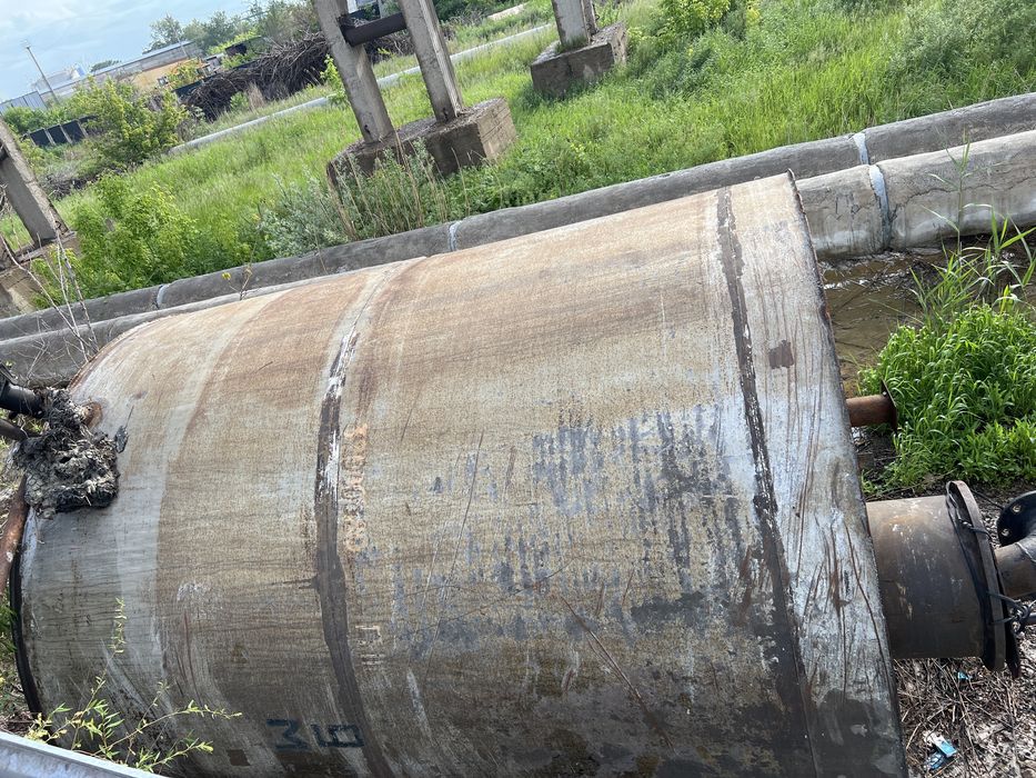 Емкость продам