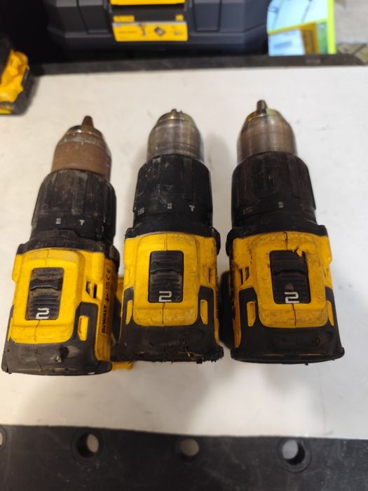 Безчетков акумулаторен винтоверт Девалт DeWALT DCD709