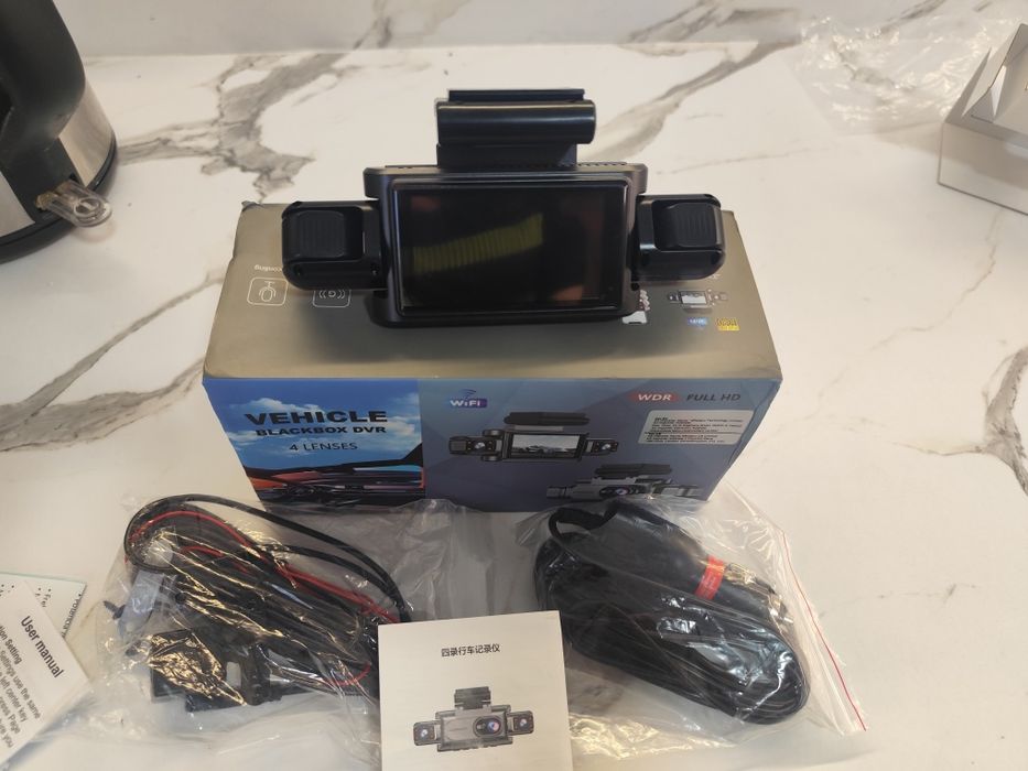 Автомобилен видеорегистратор Vehicle Blackbox DVR с 4 камери и Wi-Fi