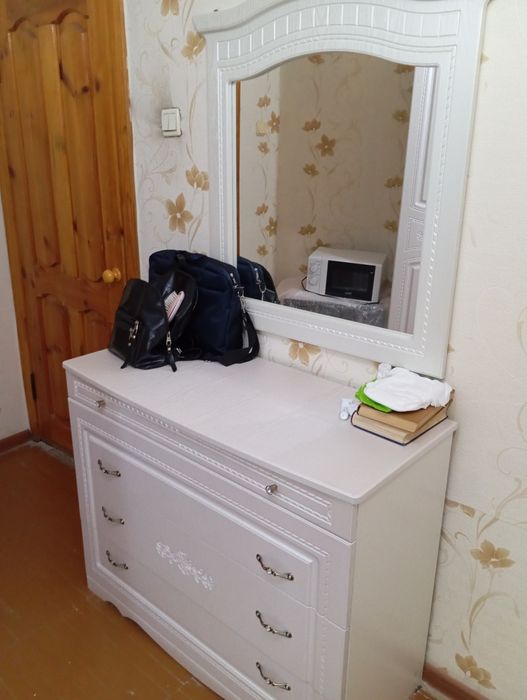 Продам спальный гарнитур