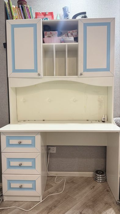 Продам шкаф и письменный стол 2 в 1