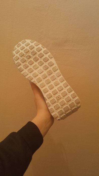 Чисто нови обувки