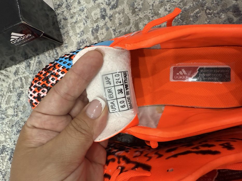 Продам футзалки 37р новые