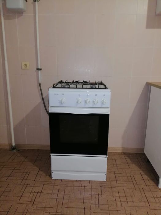 Продам газ плиту