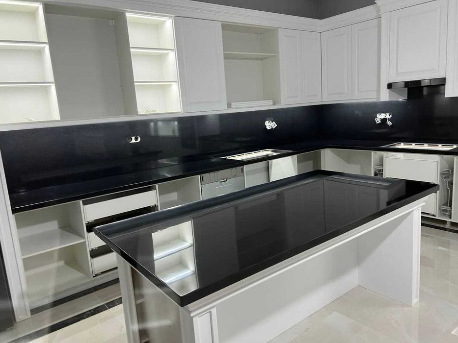 Столешница из Корейского кварцевого и акрилового камня