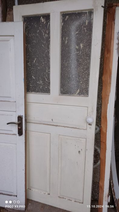 Продам двери деревянные