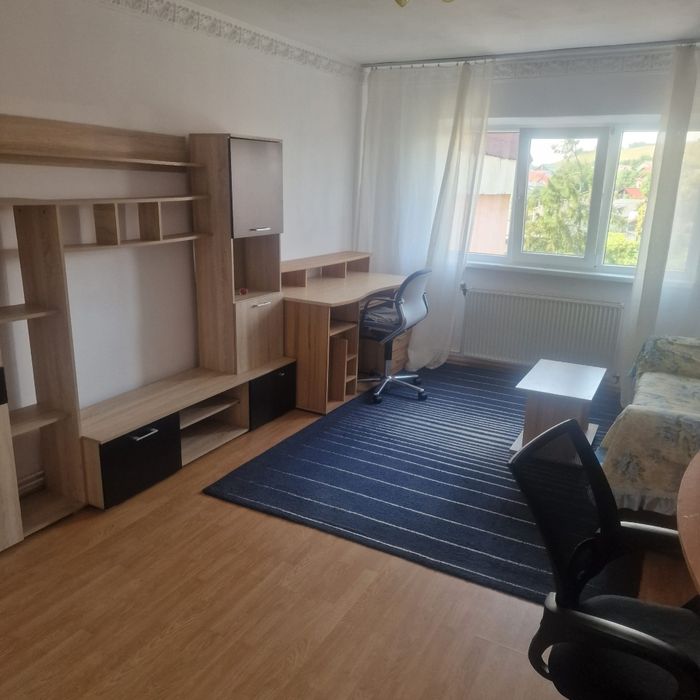 Ap 2 camere decomandate Burdujeni. Preț 300 €+300 garanție. Se închiriază pe termen lung. Cuza Vodă nr. 6/ SC B/Et 4/. Bl nr 66