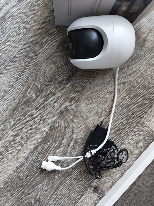 Външна охранителна камера EZVIZ C8C.