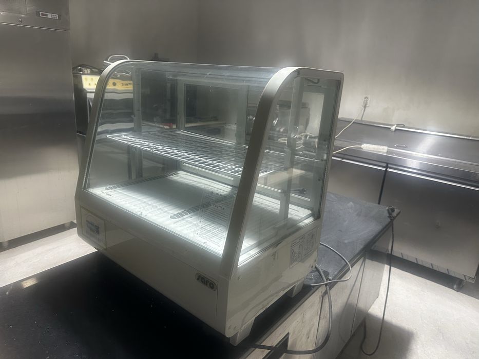 Хладилна витрина настолна