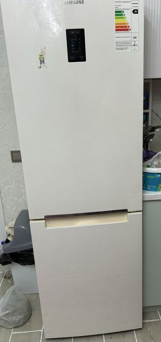 Продам холодильник